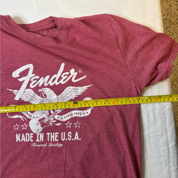 Fender Guitar Men's Maroon Graphic Tee - Picture 5 of 5